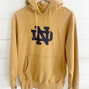 UNISEX Notre Dame sweatshirt - Champion Size Medium - EXCELLENT CONDITION